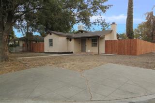 1941 Angus St, Fresno, CA 93703-3129