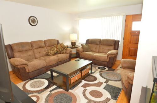 4530 Warsaw Ave, Lyons, IL 60534-1640