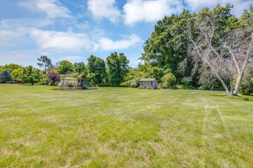 35 Vincent Cir, Wapping, CT 06074-1876