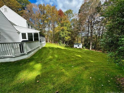 88 Deerwood Dr, Bethlehem, CT 06751-2304