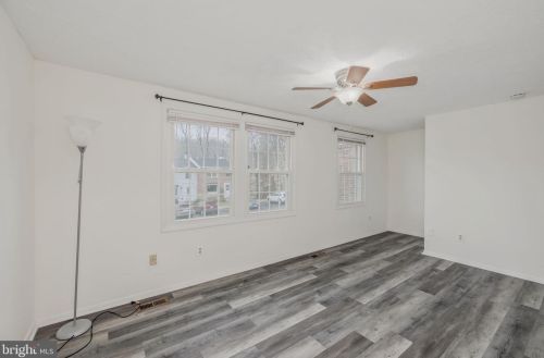 8105 Willowdale Ct, Springfield VA  22153-3620 exterior