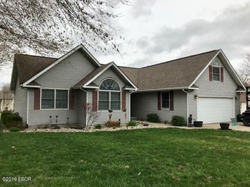 895 Norwest Ln, Carbondale, IL 62901-5354
