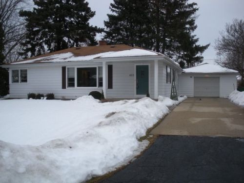 833 Estes St, Gurnee, IL 60031-2251