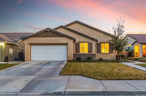 4604 Vahan Ct, Lancaster, CA 93536-6879