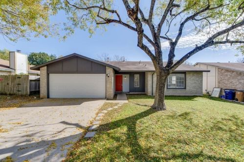 1732 Cricket Hollow Dr, Austin TX  78758-4274 exterior