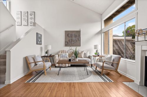 109 Briarwood Dr, Hayward, CA 94544-4709
