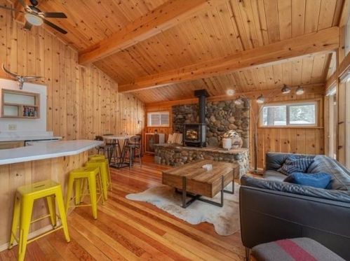 13584 Moraine Rd, Truckee CA  96161-3837 exterior