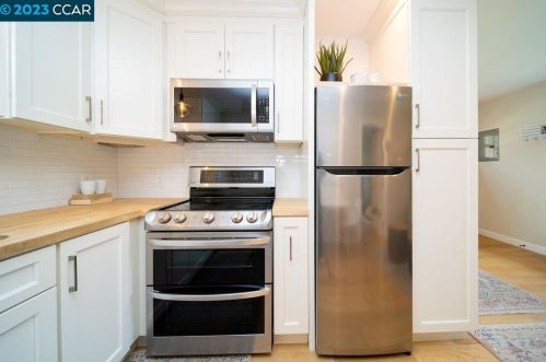 113 Vivian Dr, Concord CA  94523-2935 exterior
