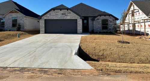 3314 Windcrest Dr, Granbury TX  76049 exterior