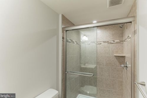 2033 4 St, Philadelphia PA 19122-1509 exterior