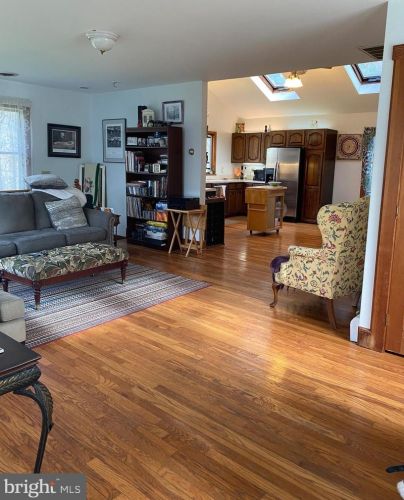 486 Meyersville Rd, Gillette, NJ 07933-1211