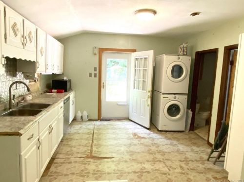 30 Ridgewood Trl, Coventry CT  06238-1843 exterior