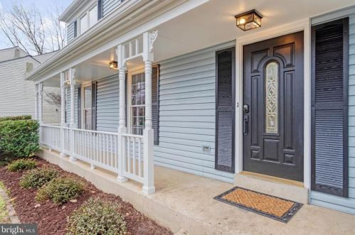 12464 Lolly Post Ln, Woodbridge, VA 22192-1733
