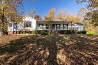 651 Shoal Creek Rd, Goodspring, TN 38460-5309