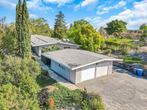 27841 Baker Ln, Los Altos, CA 94022-2524
