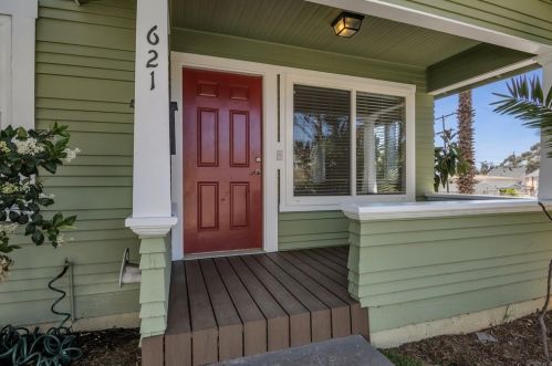 621 Horne St, Oceanside, CA 92054-2418