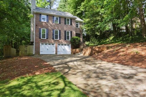 2862 Shillings Chase Ct, Kennesaw, GA 30152-4171