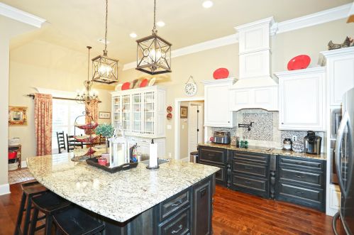 184 Abercorn St, Warner Robins, GA 31088-6782
