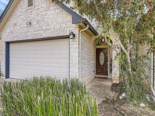 6305 Cannonleague Dr, Austin TX  78745-4913 exterior