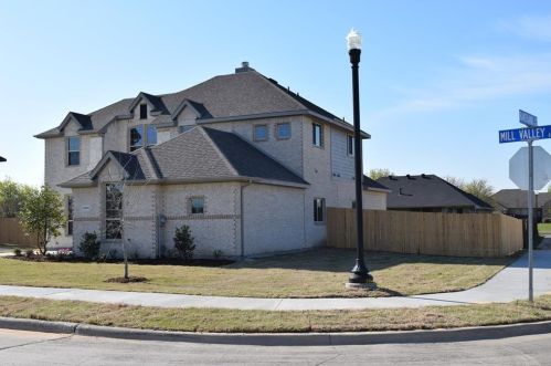 6202 Mill Valley Dr, Midlothian, TX 76065