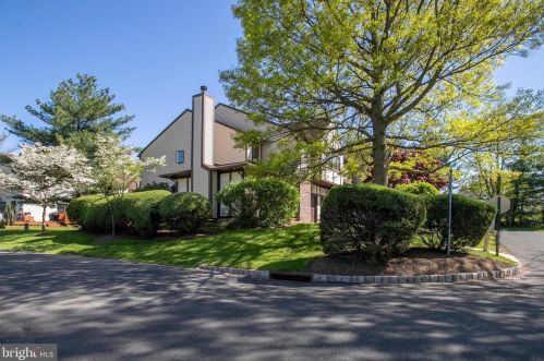 1 Boleyn Ct, Trenton, NJ 08628-2231