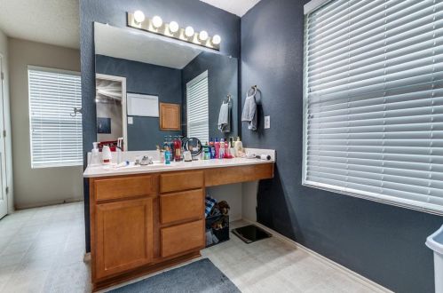 1461 Hedgewood Trl, Fort Worth TX  76112-4455 exterior