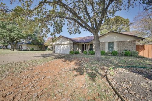 1402 Breckenridge Rd, Midlothian TX  76063-2812 exterior