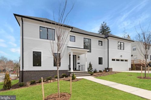 222 Greenway Blvd, Falls Church, VA 22046-4007