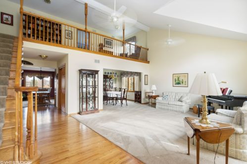 22136 Princeton Cir, Frankfort, IL 60423-8505