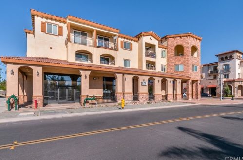 876 D St, Perris, CA 92570-2423