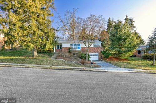 2472 Auburn Rd, York, PA 17402-3601