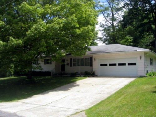 100 Beech Dr, Franklin, PA 16323-1909