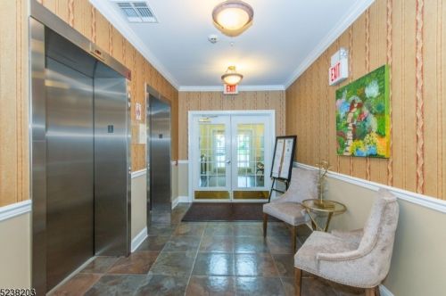 75 Ridgeview Ln, Mount Arlington, NJ 07856-2321
