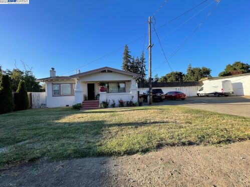 836 Blossom Way, Hayward, CA 94541-2004