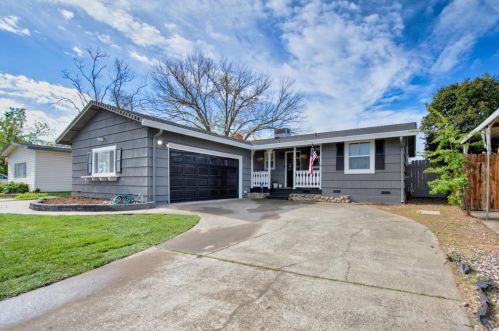 10562 Zibibba Way, Rancho Cordova, CA 95670-3827