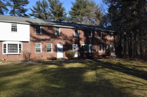 58 Oakridge Dr, Londonderry, NH 03053-3936