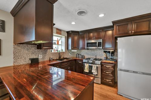 8862 1700, Sandy UT exterior