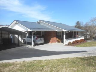 515 Jena Beth Dr, Elizabethton, TN 37643-3841