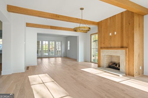 695 Moores Mill Rd, Atlanta GA  30327-0015 exterior