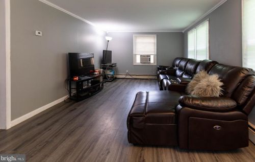 66 Pinetree Ln, Willingboro, NJ 08046-2662