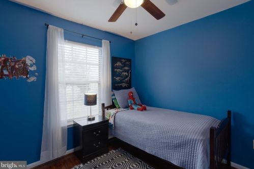 8816 Ridge Hollow Ct, Springfield VA  22152-1424 exterior