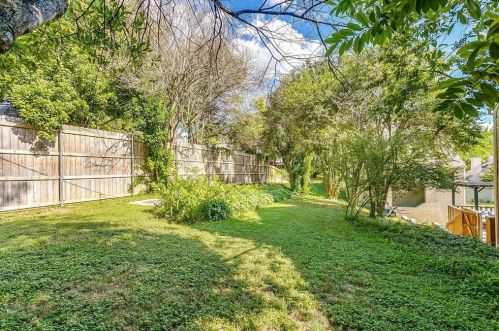 2615 Mccart Ave, Fort Worth TX  76110-2230 exterior