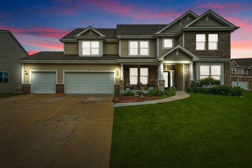 2421 River Hills Ln, Lemont, IL 60490-5045