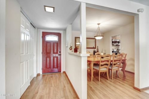 2548 Hawk St, Simi Valley CA 93065-2365 exterior