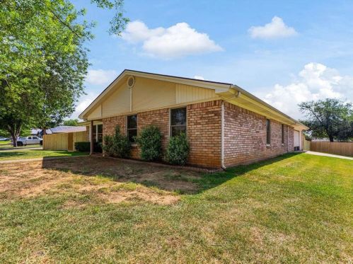 7600 Chasewood Dr, Fort Worth TX  exterior