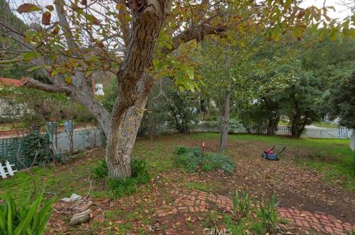 2473 Bywood Dr, Glendale CA  91206-4725 exterior