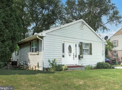 1018 Kelly Dr, York, PA 17404-2341