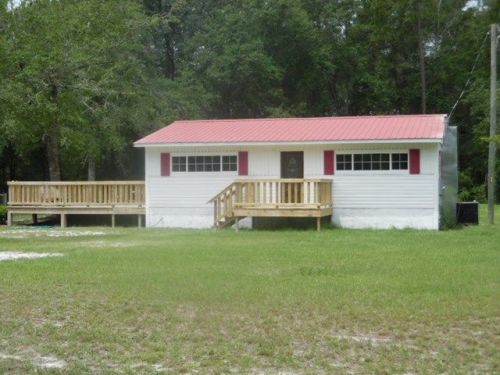 971 Cumberland Rd, Hortense, GA 31543-2804