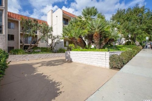 1401 Valley View Rd, Glendale, CA 91202-1751