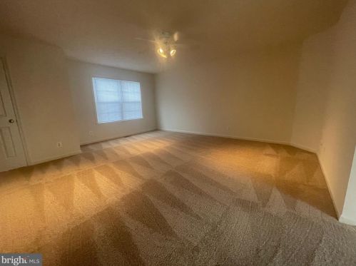 604 Kensington Dr, Fredericksburg, VA 22405-8714